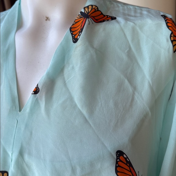 J. Peterman Blue monarch Butterfly Print teal blue Blouse Size XL Silk - Picture 4 of 5